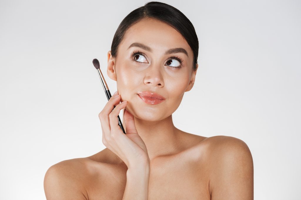 13 Tips Makeup Natural Untuk Kulit Berminyak: Panduan Lengkap dan Tips Profesional