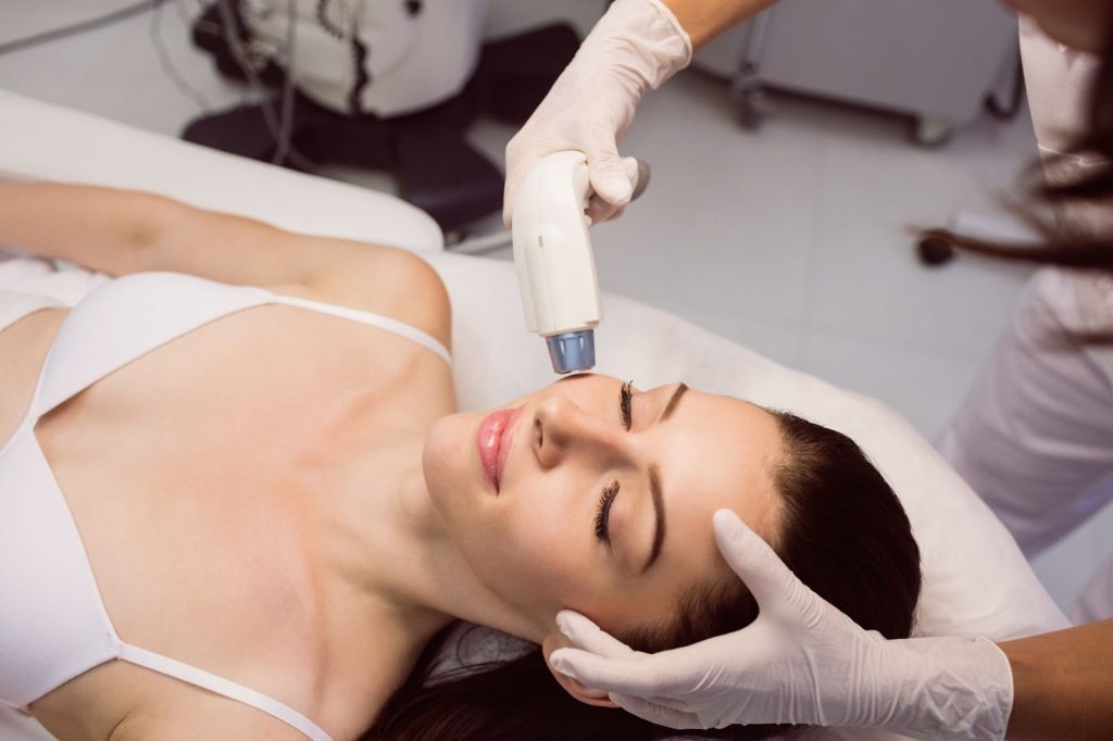 2 Rekomendasi Laser Pigmentasi yang Aman untuk Semua Jenis Kulit: Solusi Tepat Atasi Flek & Melasma